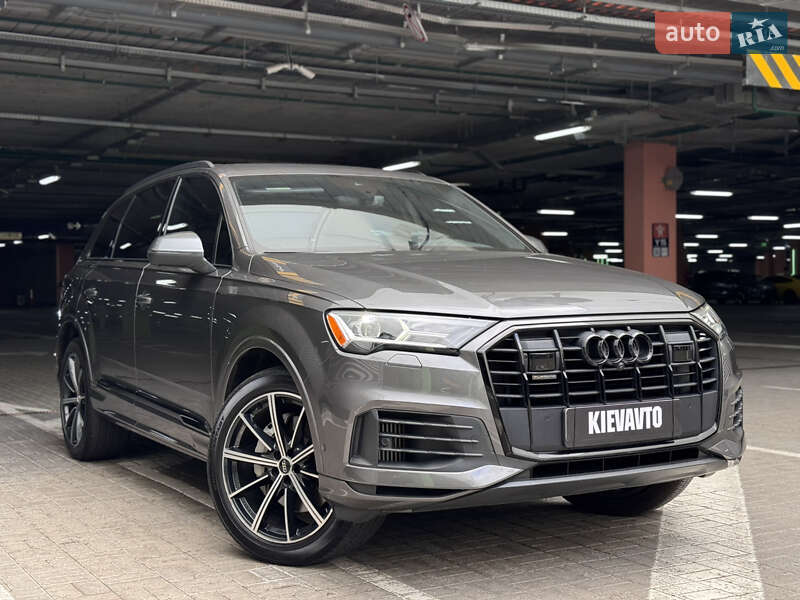 Внедорожник / Кроссовер Audi Q7 2020 в Киеве