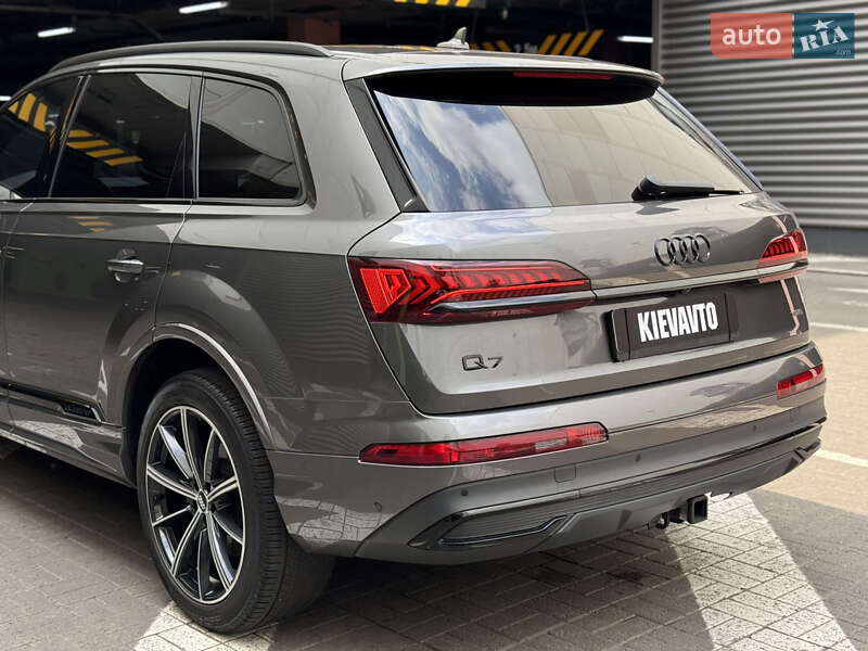 Внедорожник / Кроссовер Audi Q7 2020 в Киеве
