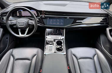 Позашляховик / Кросовер Audi Q7 2020 в 