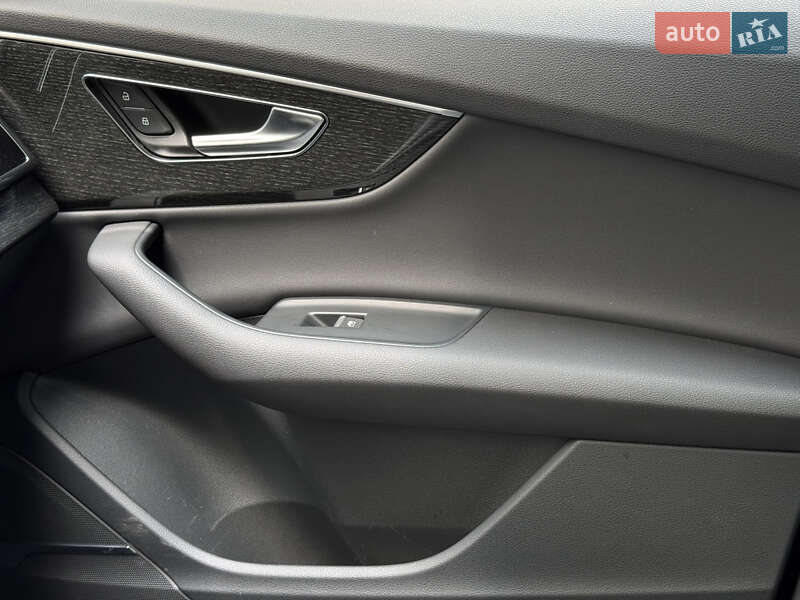 Внедорожник / Кроссовер Audi Q7 2020 в Киеве