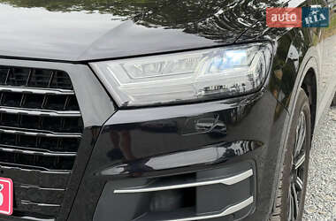 Позашляховик / Кросовер Audi Q7 2017 в 