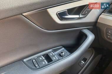 Позашляховик / Кросовер Audi Q7 2015 в 