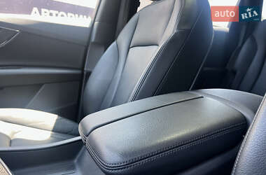 Позашляховик / Кросовер Audi Q7 2018 в 