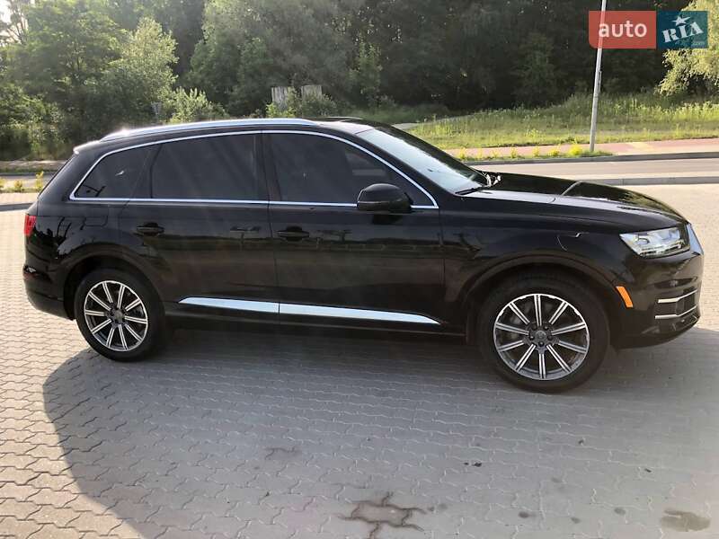 Позашляховик / Кросовер Audi Q7 2017 в Сумах