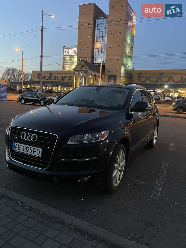 Позашляховик / Кросовер Audi Q7 2008 в 