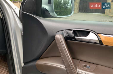 Позашляховик / Кросовер Audi Q7 2006 в 