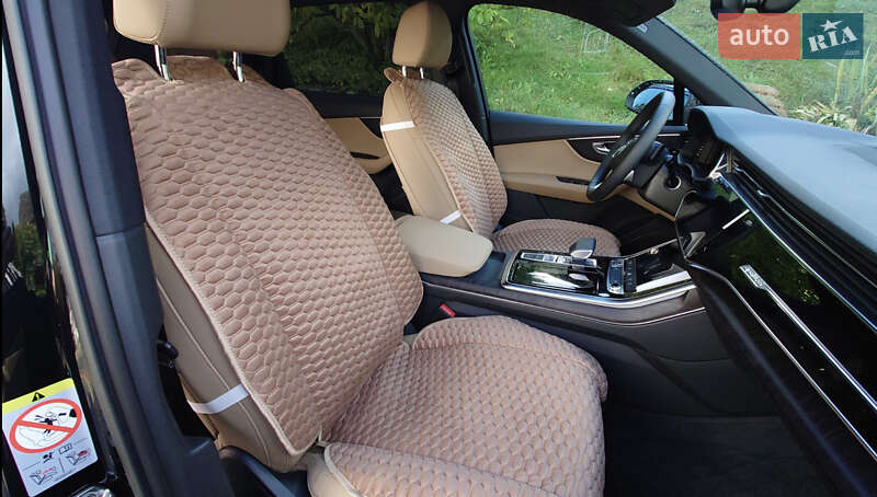 Внедорожник / Кроссовер Audi Q7 2021 в Воловце