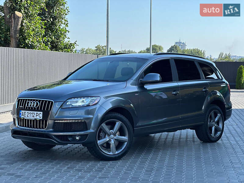 Позашляховик / Кросовер Audi Q7 2015 в 