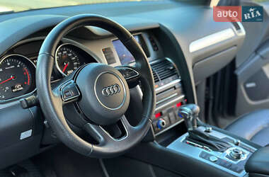 Позашляховик / Кросовер Audi Q7 2015 в 