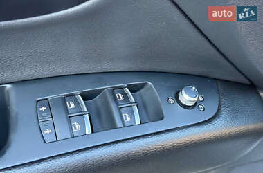 Позашляховик / Кросовер Audi Q7 2015 в 