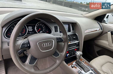 Позашляховик / Кросовер Audi Q7 2014 в 