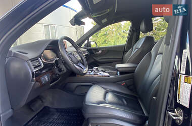 Позашляховик / Кросовер Audi Q7 2018 в 