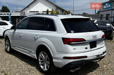 Позашляховик / Кросовер Audi Q7 2025 в 