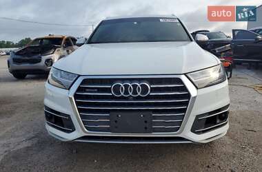 Позашляховик / Кросовер Audi Q7 2018 в 