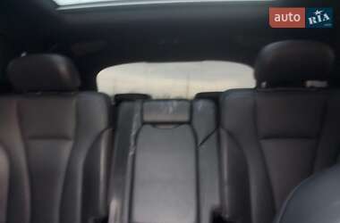 Позашляховик / Кросовер Audi Q7 2018 в 
