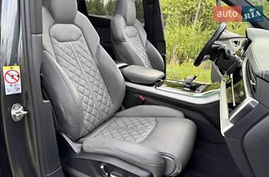 Позашляховик / Кросовер Audi Q7 2021 в 