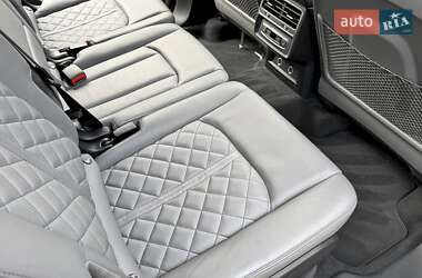 Позашляховик / Кросовер Audi Q7 2021 в 