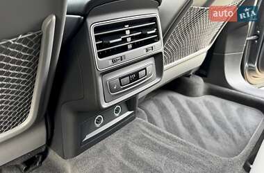 Позашляховик / Кросовер Audi Q7 2021 в 