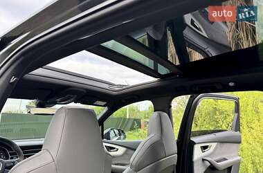 Позашляховик / Кросовер Audi Q7 2021 в 