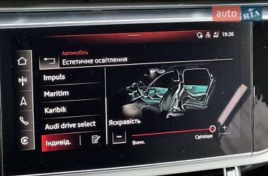 Позашляховик / Кросовер Audi Q7 2021 в 
