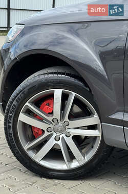 Внедорожник / Кроссовер Audi Q7 2011 в 