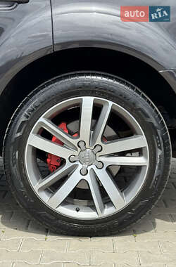 Внедорожник / Кроссовер Audi Q7 2011 в 