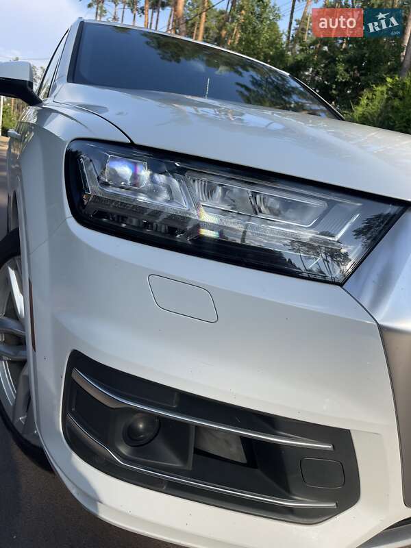 Позашляховик / Кросовер Audi Q7 2017 в Києві