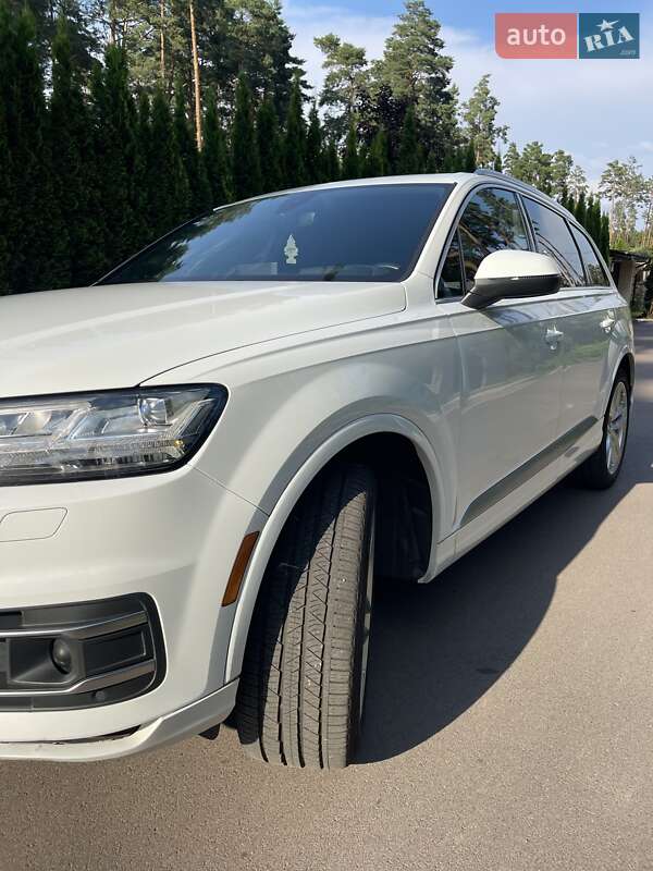 Позашляховик / Кросовер Audi Q7 2017 в Києві