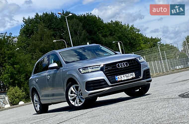 Позашляховик / Кросовер Audi Q7 2018 в 