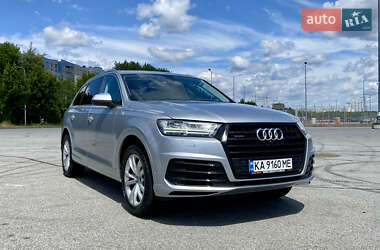 Позашляховик / Кросовер Audi Q7 2018 в 