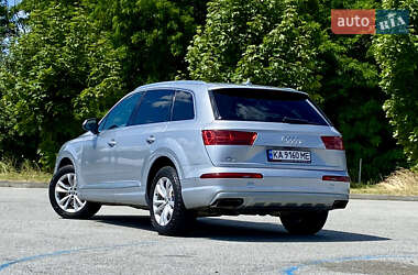 Позашляховик / Кросовер Audi Q7 2018 в 