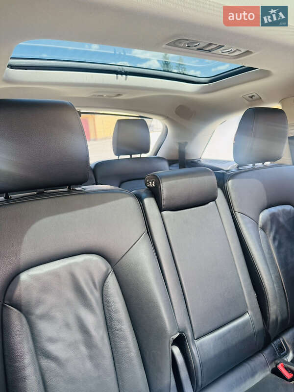 Позашляховик / Кросовер Audi Q7 2012 в Чернівцях