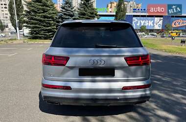 Позашляховик / Кросовер Audi Q7 2018 в 