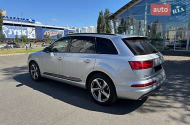 Позашляховик / Кросовер Audi Q7 2018 в 