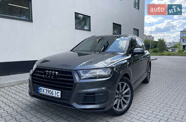Позашляховик / Кросовер Audi Q7 2017 в 