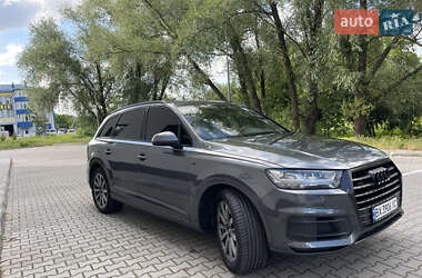 Позашляховик / Кросовер Audi Q7 2017 в 