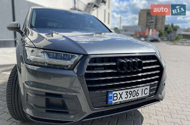 Позашляховик / Кросовер Audi Q7 2017 в 