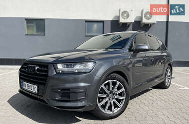 Позашляховик / Кросовер Audi Q7 2017 в 