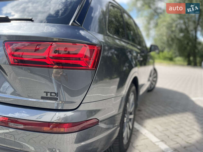 Внедорожник / Кроссовер Audi Q7 2017 в Хмельницком