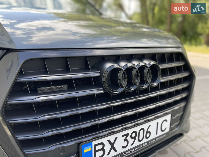 Внедорожник / Кроссовер Audi Q7 2017 в Хмельницком