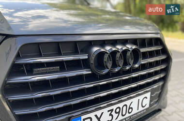 Позашляховик / Кросовер Audi Q7 2017 в 