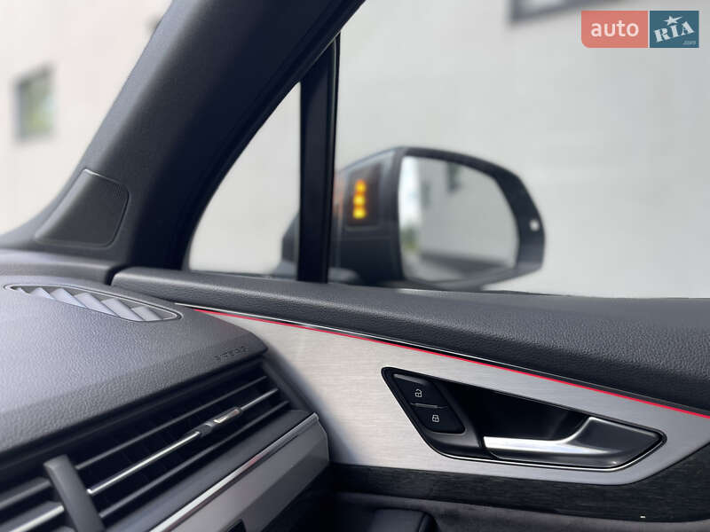 Внедорожник / Кроссовер Audi Q7 2017 в Хмельницком