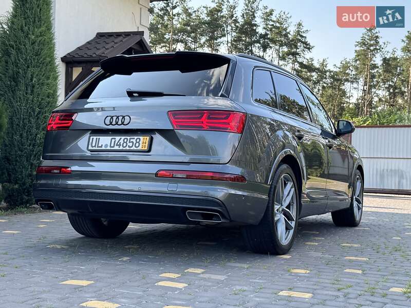 Позашляховик / Кросовер Audi Q7 2018 в Києві