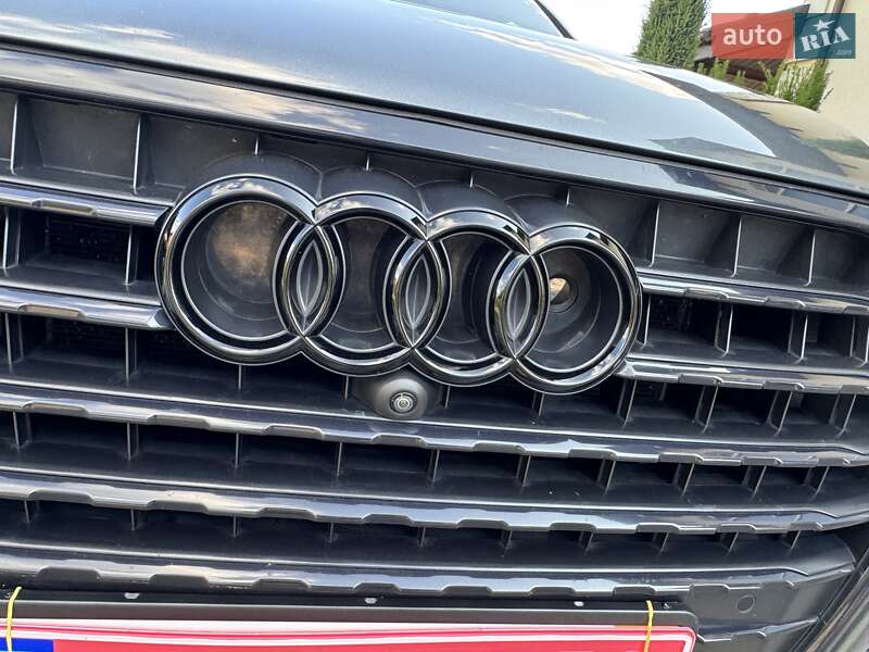 Позашляховик / Кросовер Audi Q7 2018 в Києві