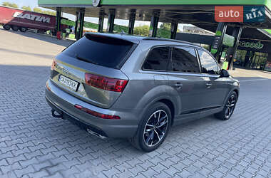 Внедорожник / Кроссовер Audi Q7 2016 в 