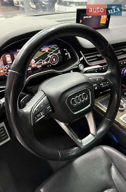 Позашляховик / Кросовер Audi Q7 2016 в 