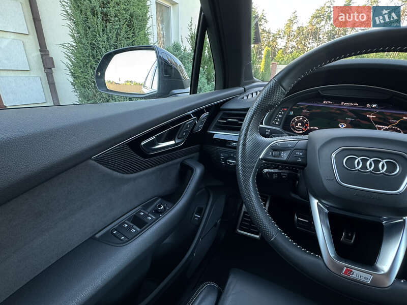 Позашляховик / Кросовер Audi Q7 2018 в Києві