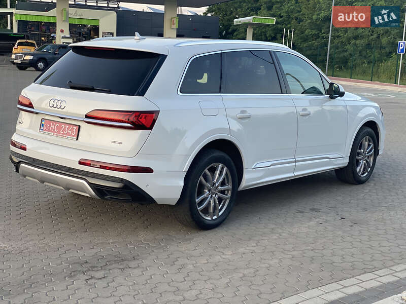 Позашляховик / Кросовер Audi Q7 2021 в Києві