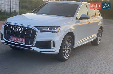 Позашляховик / Кросовер Audi Q7 2021 в 
