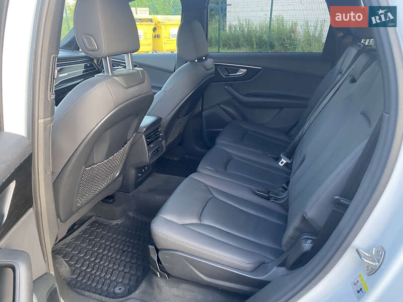Позашляховик / Кросовер Audi Q7 2021 в Києві